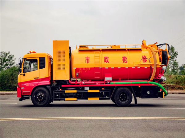天錦副發抽淤泥河道清理車 天錦副發抽淤泥河道清理車