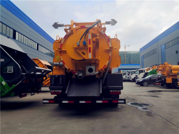 東風大多利卡10方清洗吸污車 東風大多利卡10方清洗吸污車