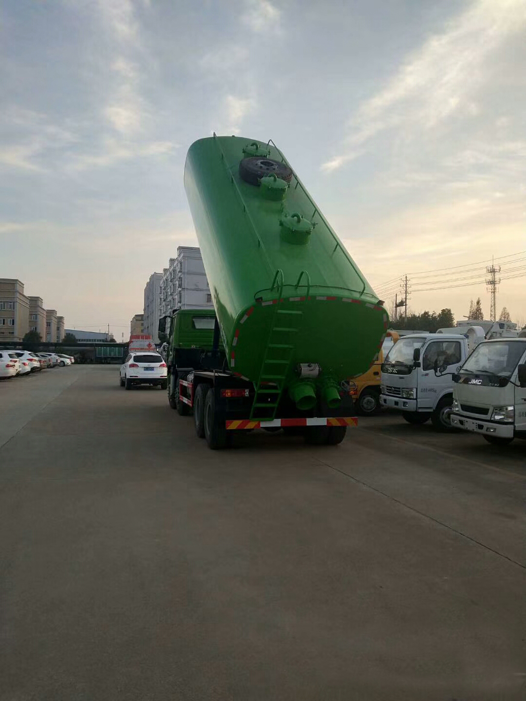 重汽污泥自卸運輸車24方 重汽污泥自卸運輸車24方