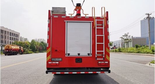 東風多利卡D9水罐消防車 東風多利卡D9水罐消防車