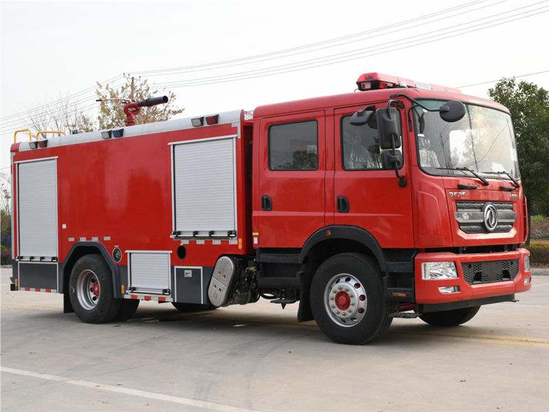 東風(fēng)8噸水罐消防車 東風(fēng)8噸水罐消防車