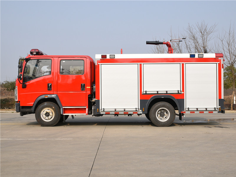 重汽輕卡4噸水罐消防車 重汽輕卡4噸水罐消防車