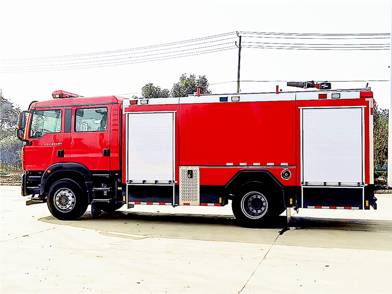 汕德卡8噸水罐消防車 汕德卡8噸水罐消防車