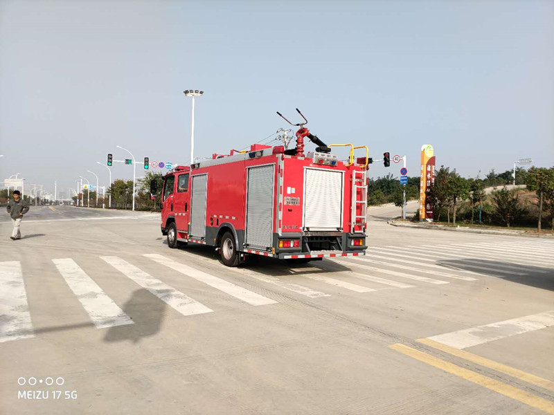 五十鈴3.5噸泡沫消防車 五十鈴3.5噸泡沫消防車
