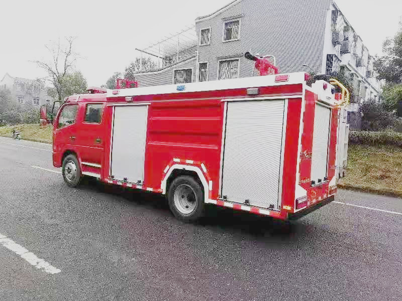 東風(fēng)5噸泡沫消防車 東風(fēng)5噸泡沫消防車